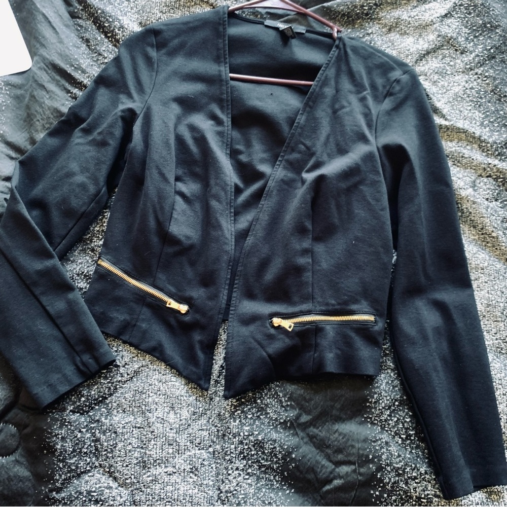 ❌LAST CHANCE❌ Black blazer with gold zipper detailing